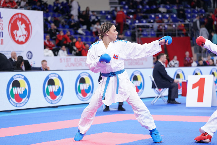 WKF INAZUMA PREMIUM KUMITE GI PAKKET - 6OZ